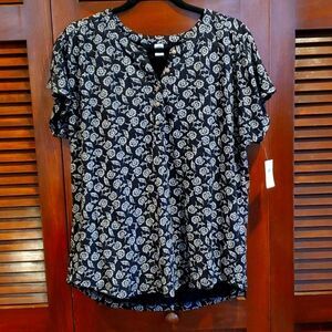 Old Navy Floral Print Henley | NWT | size L